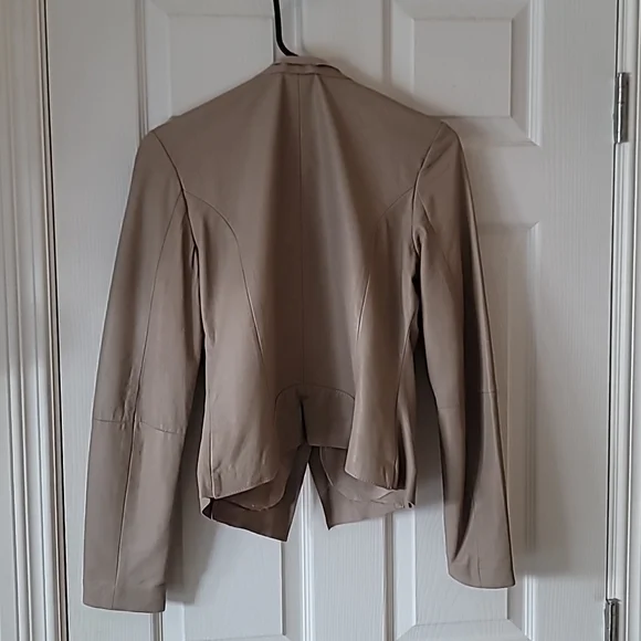 Leather jacket - Picture 4 of 4